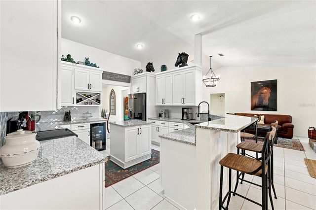 4 MIDDLEGROUND ROAD, Ocala, FL 34482