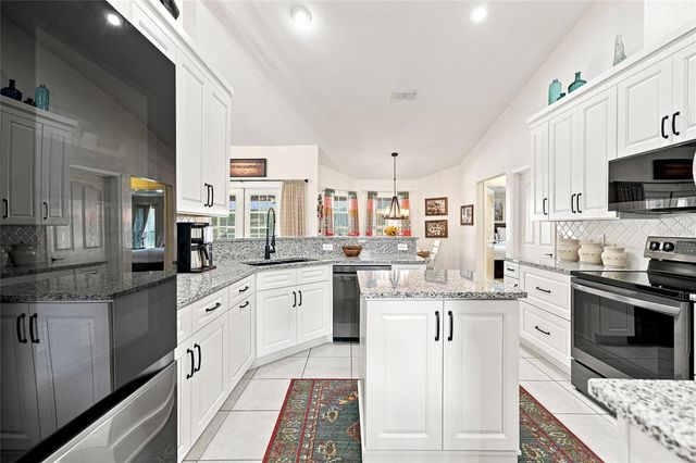 4 MIDDLEGROUND ROAD, Ocala, FL 34482