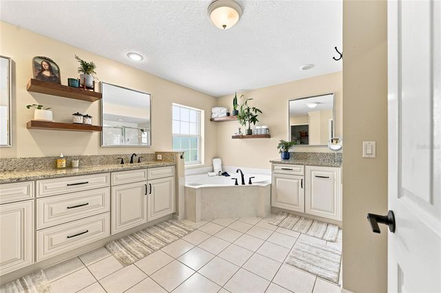 4 MIDDLEGROUND ROAD, Ocala, FL 34482