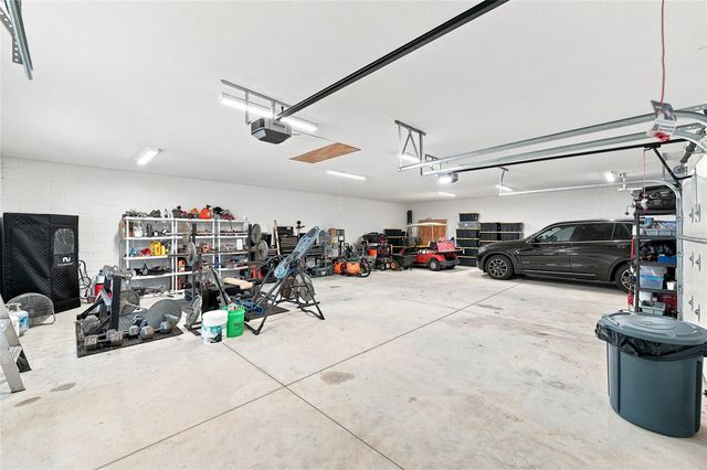 4 MIDDLEGROUND ROAD, Ocala, FL 34482