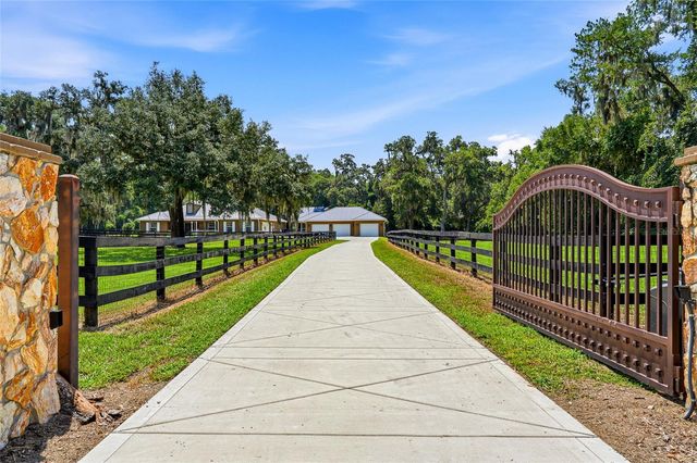 4 MIDDLEGROUND ROAD, Ocala, FL 34482