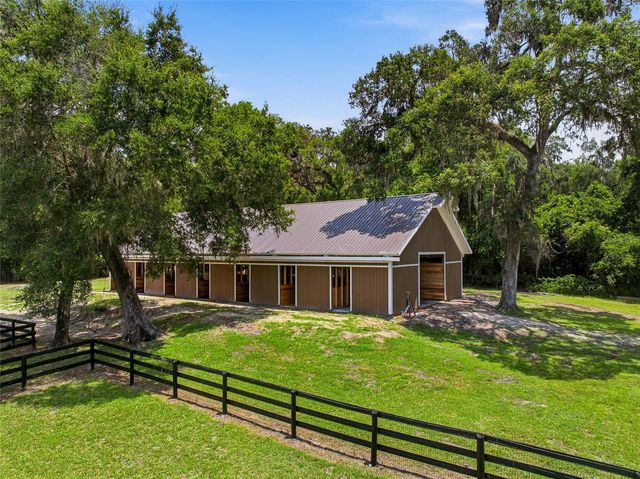 4 MIDDLEGROUND ROAD, Ocala, FL 34482