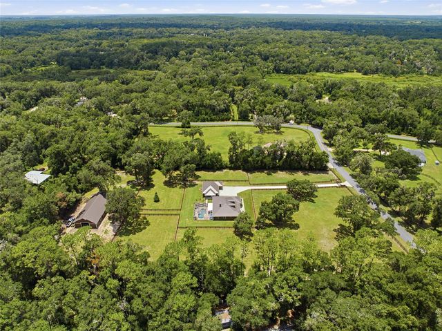 4 MIDDLEGROUND ROAD, Ocala, FL 34482