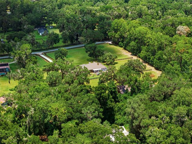 4 MIDDLEGROUND ROAD, Ocala, FL 34482