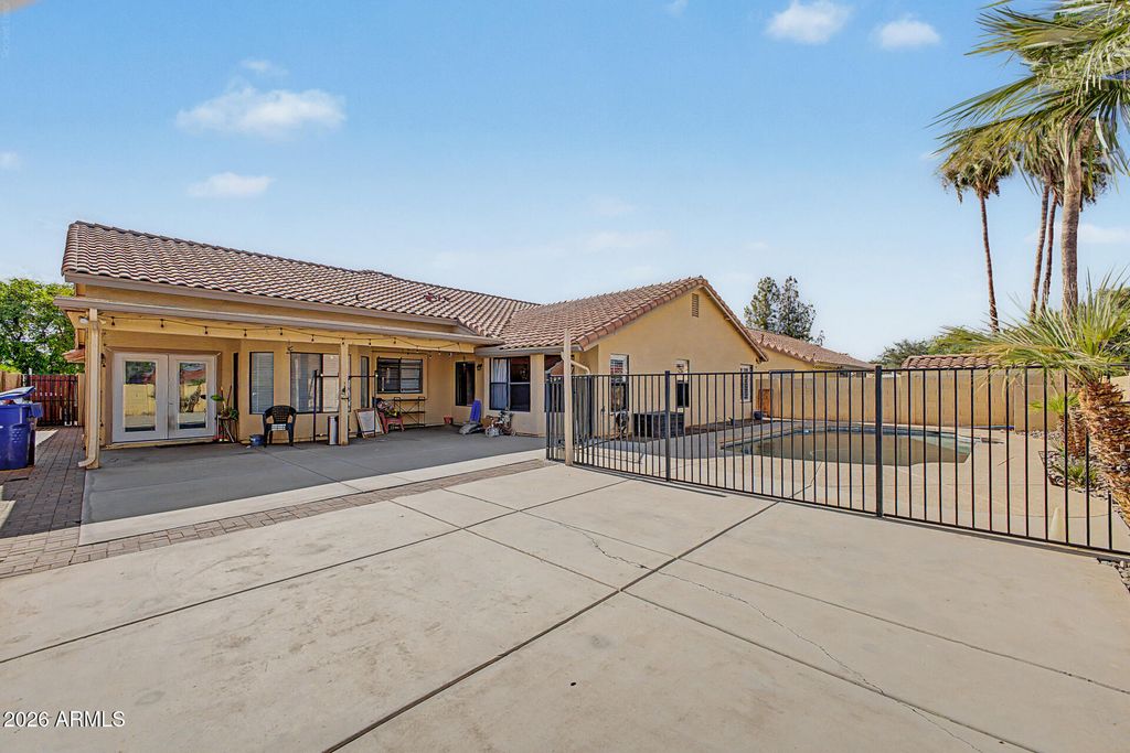 10910 W ASHBROOK Place, Avondale, AZ 85392 — photo 5