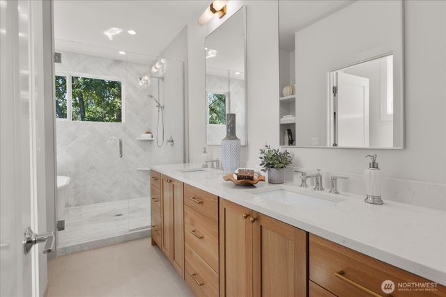 5739 25th Avenue NE, Seattle, WA 98105