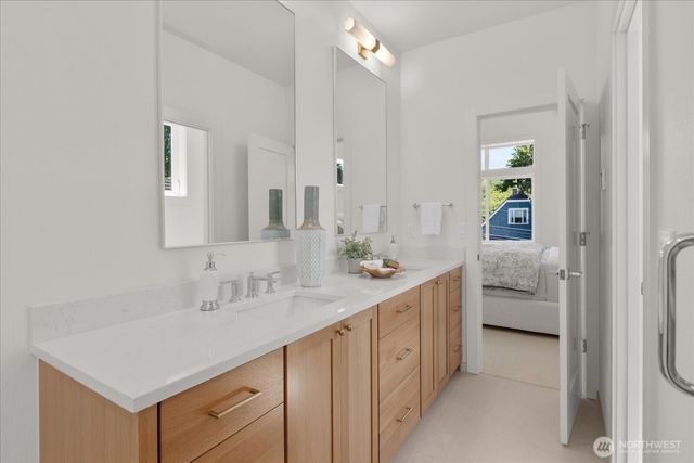 5739 25th Avenue NE, Seattle, WA 98105