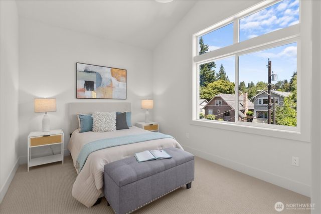 5739 25th Avenue NE, Seattle, WA 98105