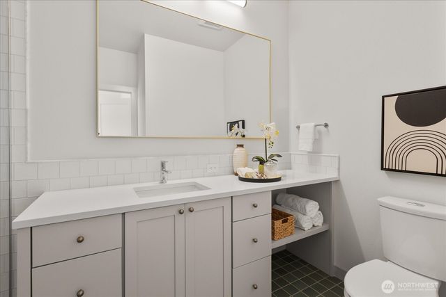 5739 25th Avenue NE, Seattle, WA 98105