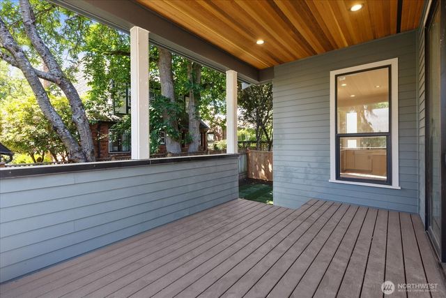 5739 25th Avenue NE, Seattle, WA 98105