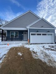73 ferry Street, Hudson, NH 03051