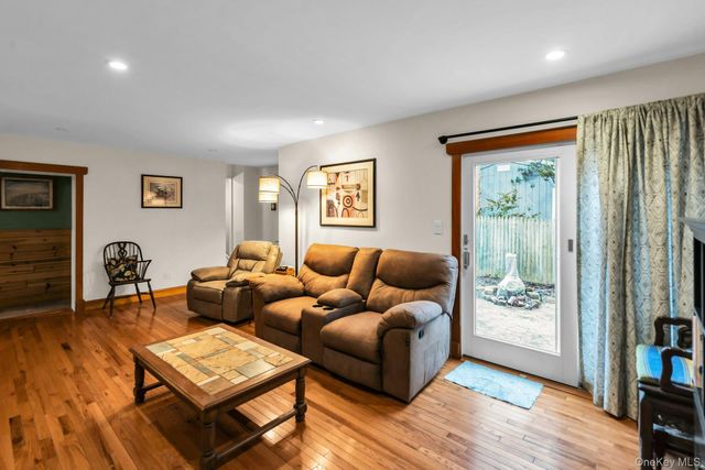 8 Ocean Avenue, Hampton Bays, NY 11946