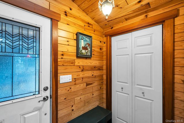 8 Ocean Avenue, Hampton Bays, NY 11946