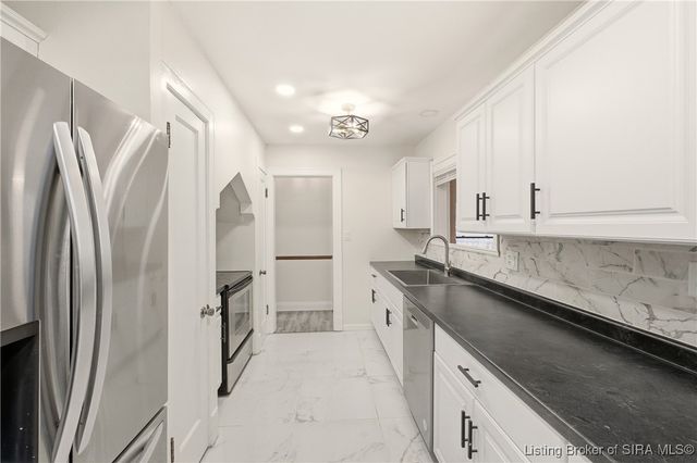 204 Rosewood Drive, Clarksville, IN 47129