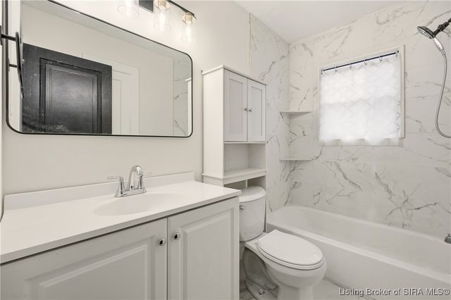 204 Rosewood Drive, Clarksville, IN 47129