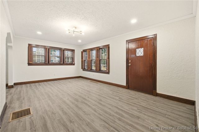 204 Rosewood Drive, Clarksville, IN 47129