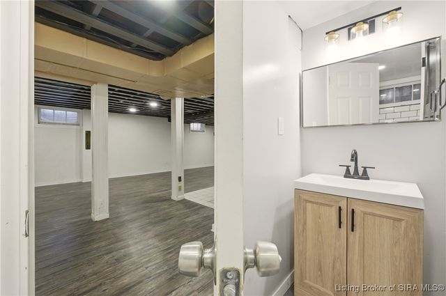 204 Rosewood Drive, Clarksville, IN 47129