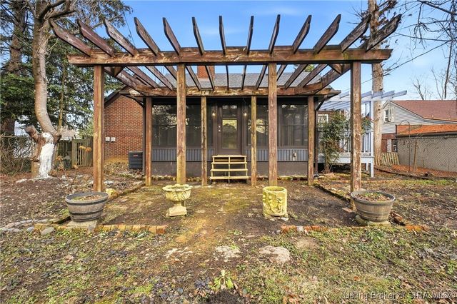 204 Rosewood Drive, Clarksville, IN 47129