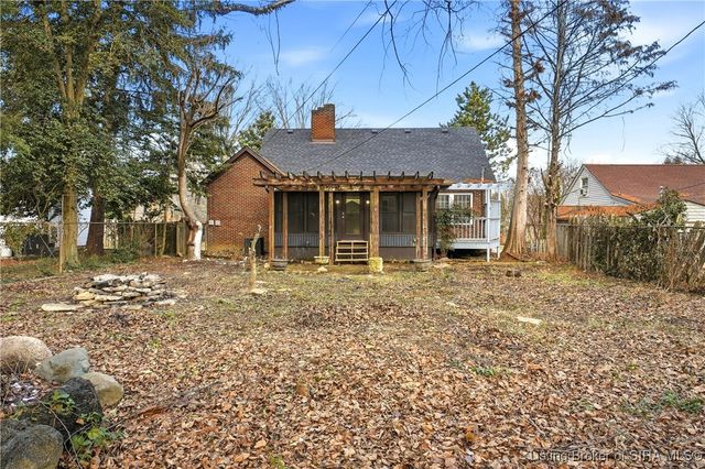 204 Rosewood Drive, Clarksville, IN 47129