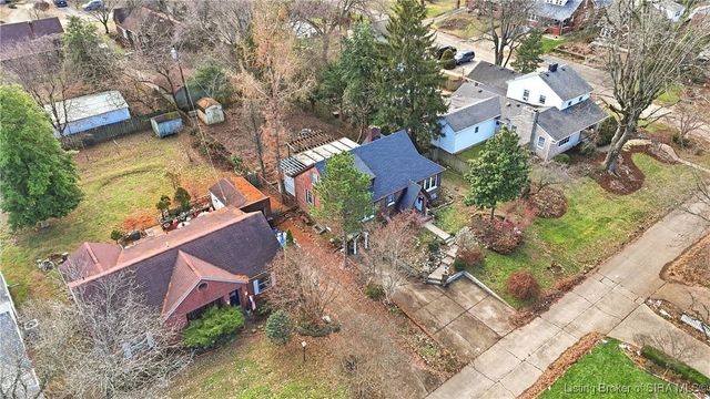 204 Rosewood Drive, Clarksville, IN 47129