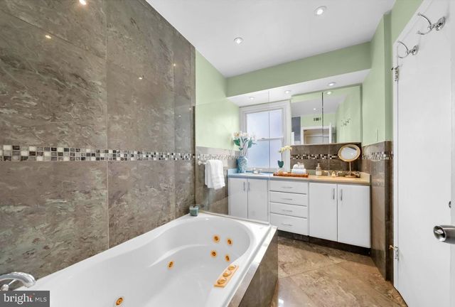 130 CLUB HOUSE DR, Willingboro, NJ 08046