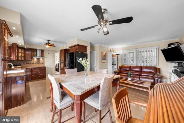 130 CLUB HOUSE DR, Willingboro, NJ 08046