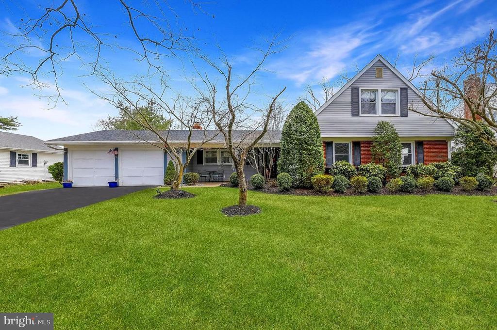 130 CLUB HOUSE DR, Willingboro, NJ 08046