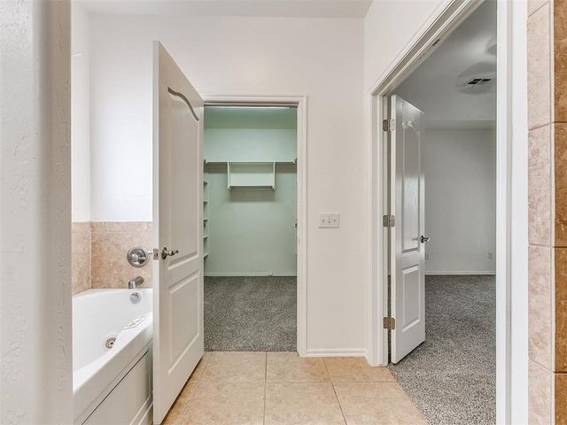 1041 Cambridge Court, Moore, OK 73160