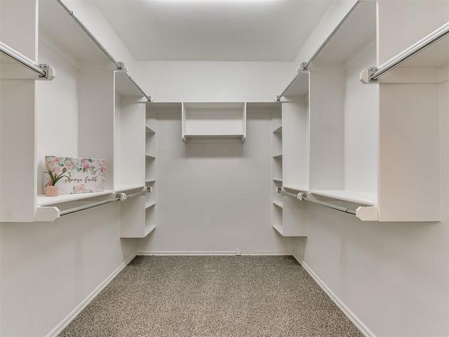 1041 Cambridge Court, Moore, OK 73160