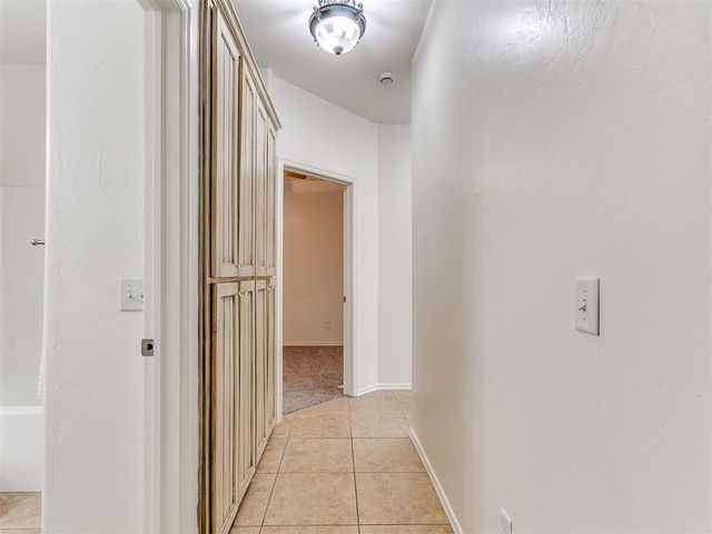 1041 Cambridge Court, Moore, OK 73160