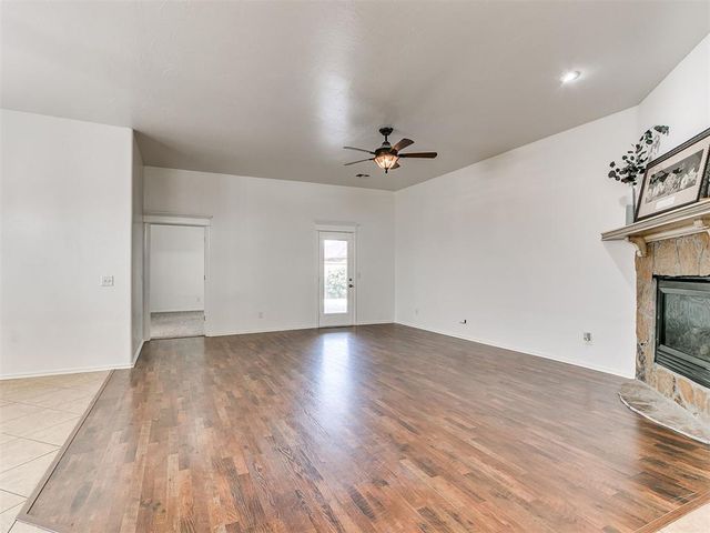 1041 Cambridge Court, Moore, OK 73160