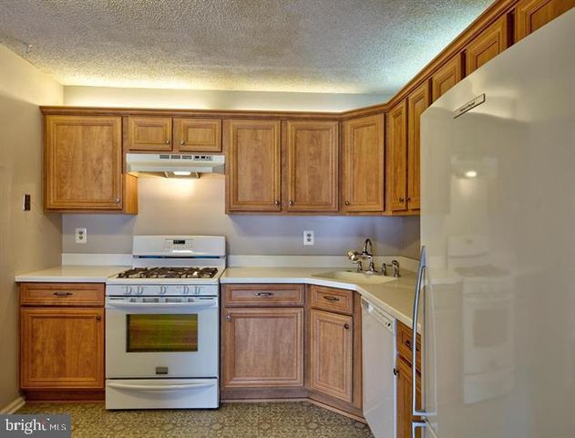 61 ASPEN CT, Hamilton, NJ 08619