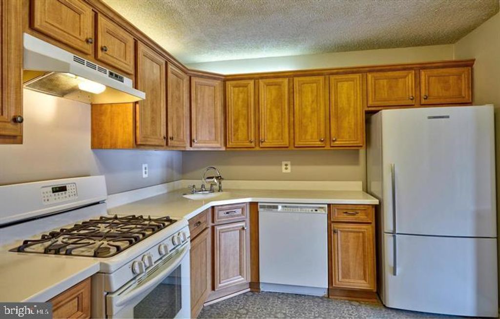 61 ASPEN CT, Hamilton, NJ 08619