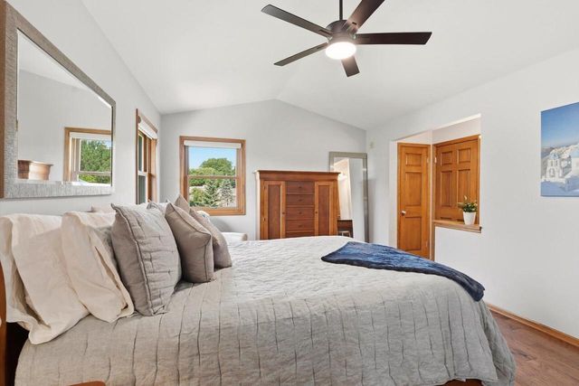 16205 W Mayflower DRIVE, New Berlin, WI 53151