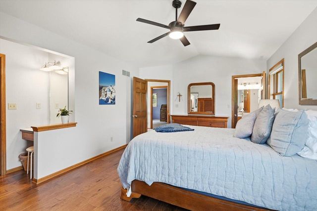 16205 W Mayflower DRIVE, New Berlin, WI 53151