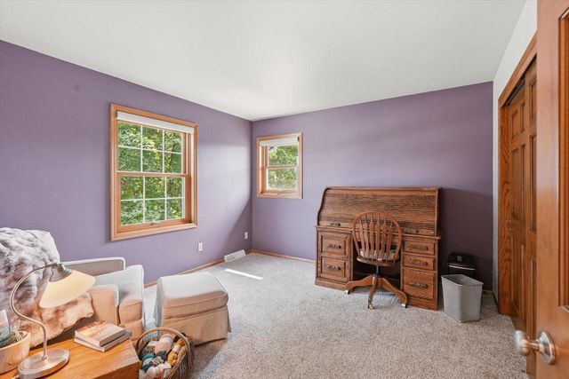 16205 W Mayflower DRIVE, New Berlin, WI 53151