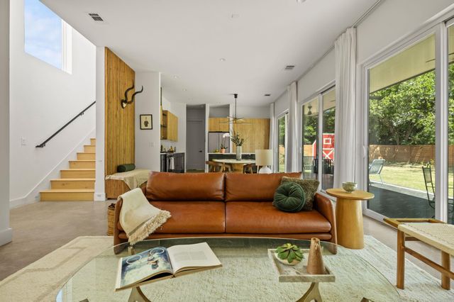 608 Brentwood ST B, Austin, TX 78752