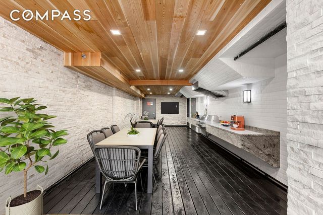 101 E 2nd St Apt 3C, New York City, NY 10009