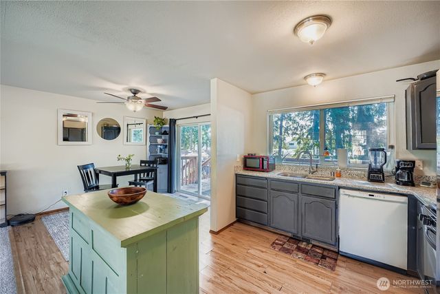 17217 92nd Avenue E, Puyallup, WA 98375