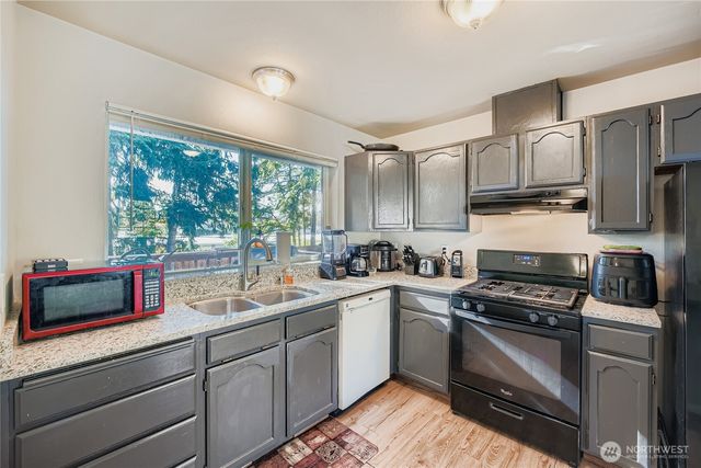 17217 92nd Avenue E, Puyallup, WA 98375