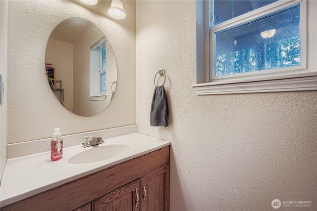 17217 92nd Avenue E, Puyallup, WA 98375