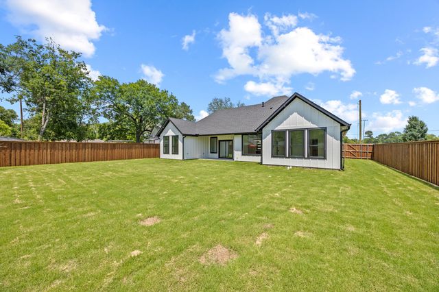 402 S Humphrey Avenue, Kerens, TX 75144