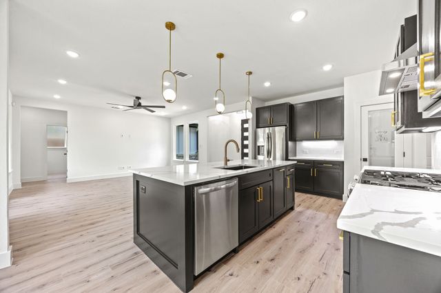 402 S Humphrey Avenue, Kerens, TX 75144