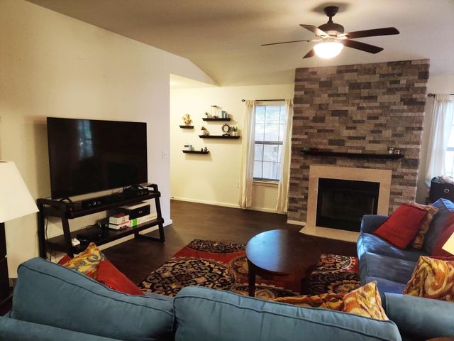 6400 Ken Caryl DR, Austin, TX 78747