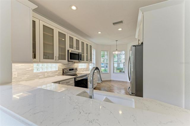 5047 LAKESCENE PLACE, Sarasota, FL 34243