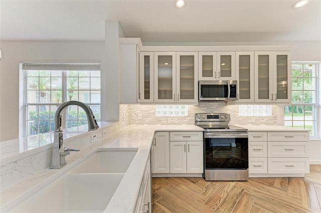 5047 LAKESCENE PLACE, Sarasota, FL 34243