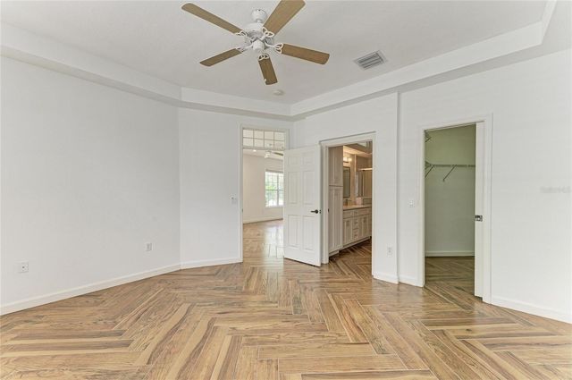5047 LAKESCENE PLACE, Sarasota, FL 34243