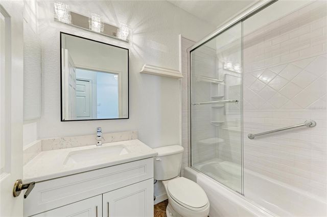 5047 LAKESCENE PLACE, Sarasota, FL 34243
