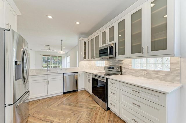 5047 LAKESCENE PLACE, Sarasota, FL 34243