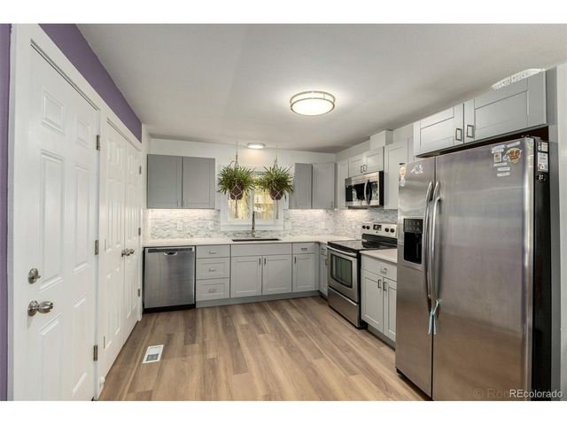 1739 Collyer St, Longmont, CO 80501
